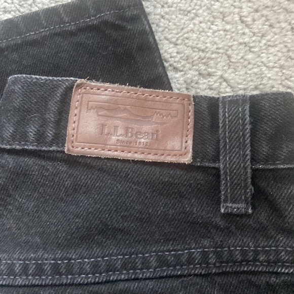 L. L. BEAN Classic Fit Black Women’s Jeans - Picture 2 of 3